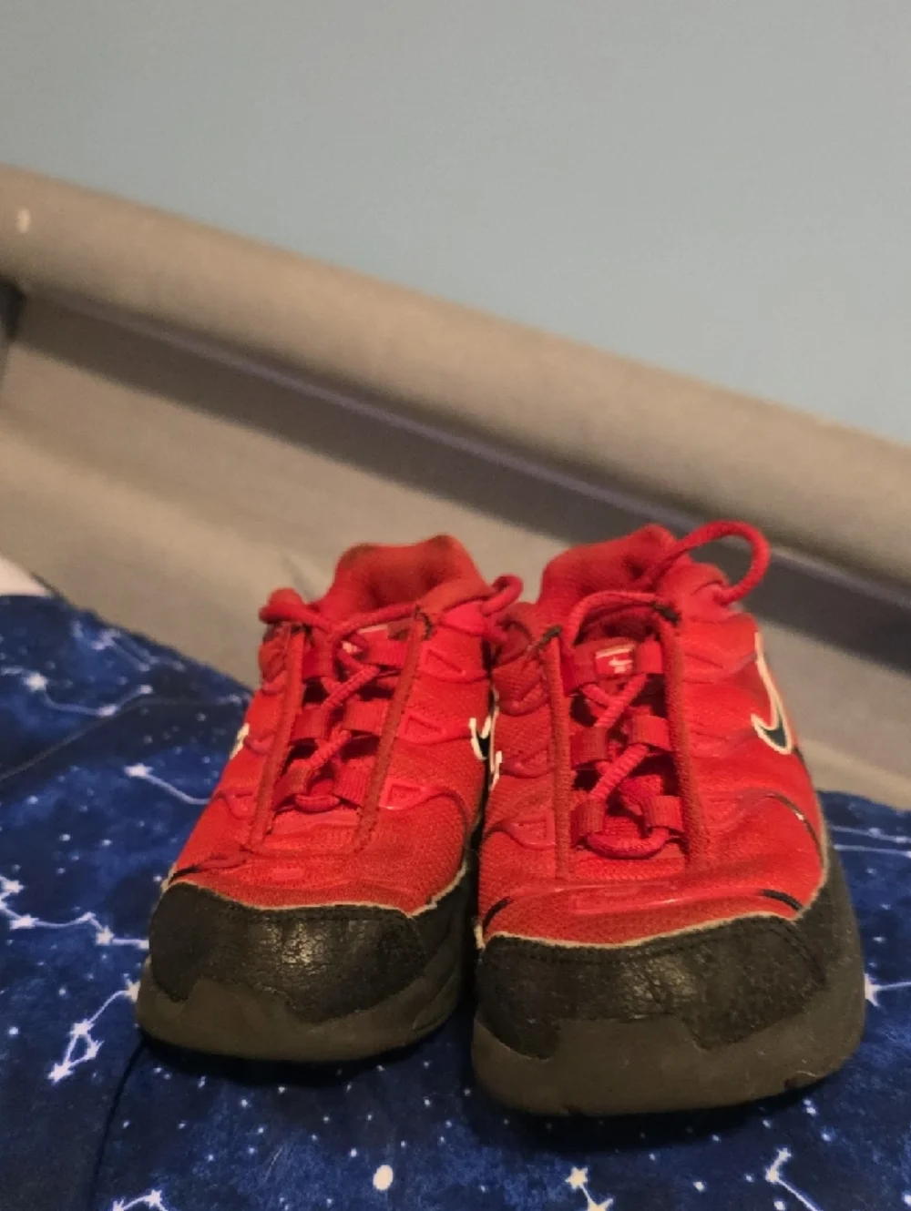 Nike AirMax Kids Red and Black Low-Top Sneakers